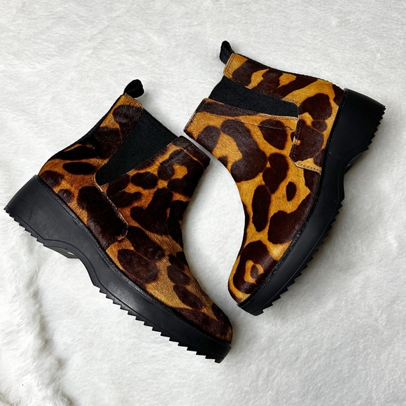 NWOB Louise et Cie Zareb Leopard Print Calf Hair Ankle Booties Women’s 8.5 - Picture 3 of 11